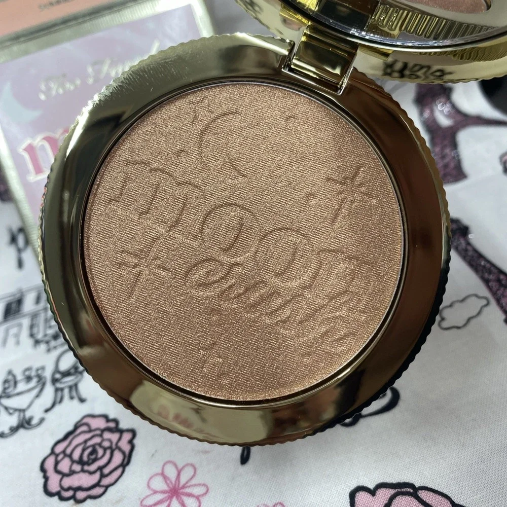 Too Faced Moon Crush/SUMMER MOON HIGHLIGHTER/BRAND NEW/.24 OZ